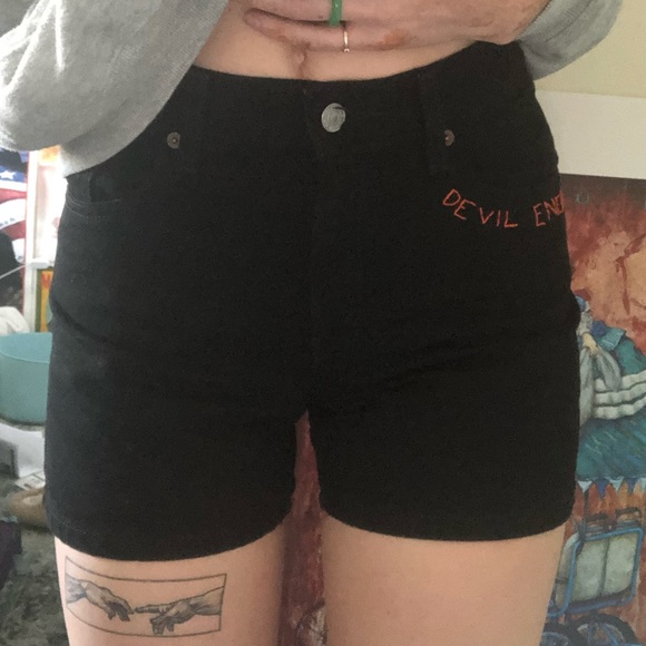 Devil Energy Levi shorts - Picture 3 of 4